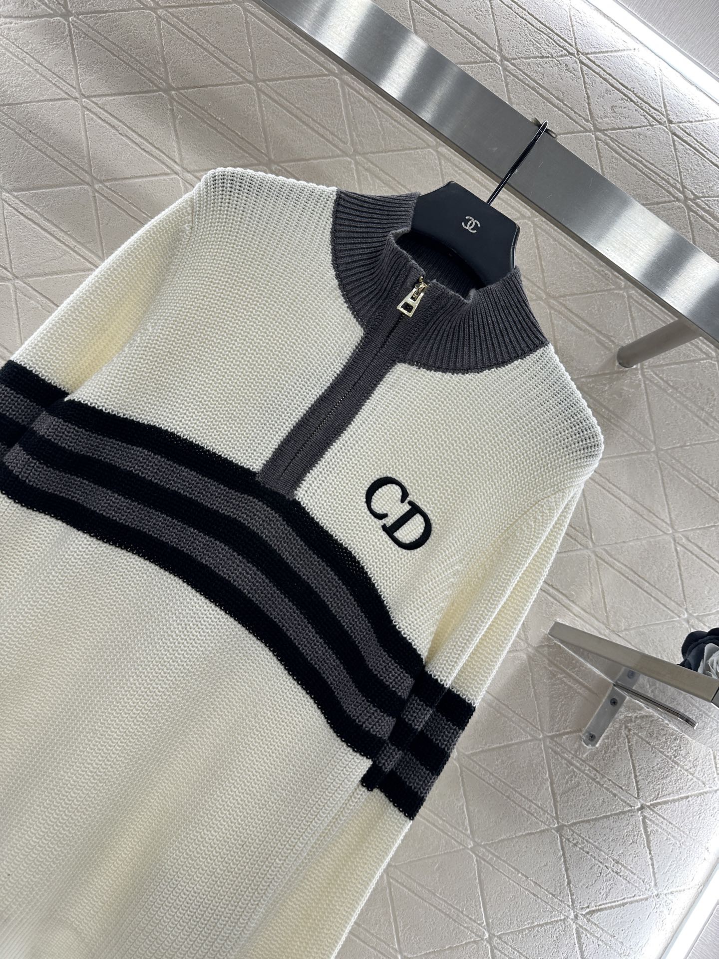 High-neck knitted wool long-sleeved top