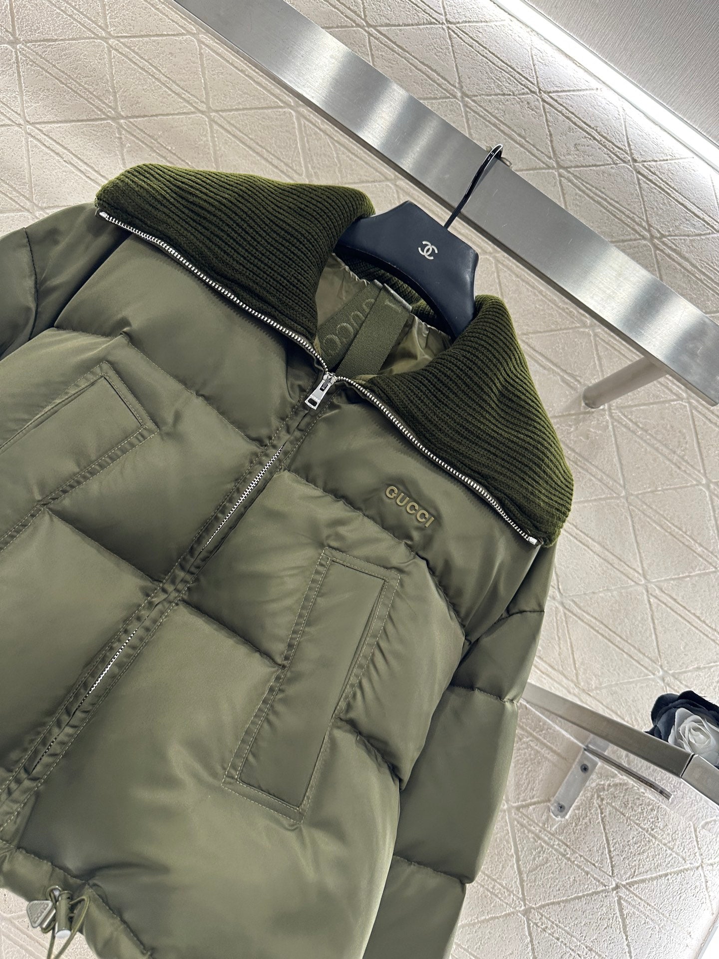 Knitted collar zip-up down jacket