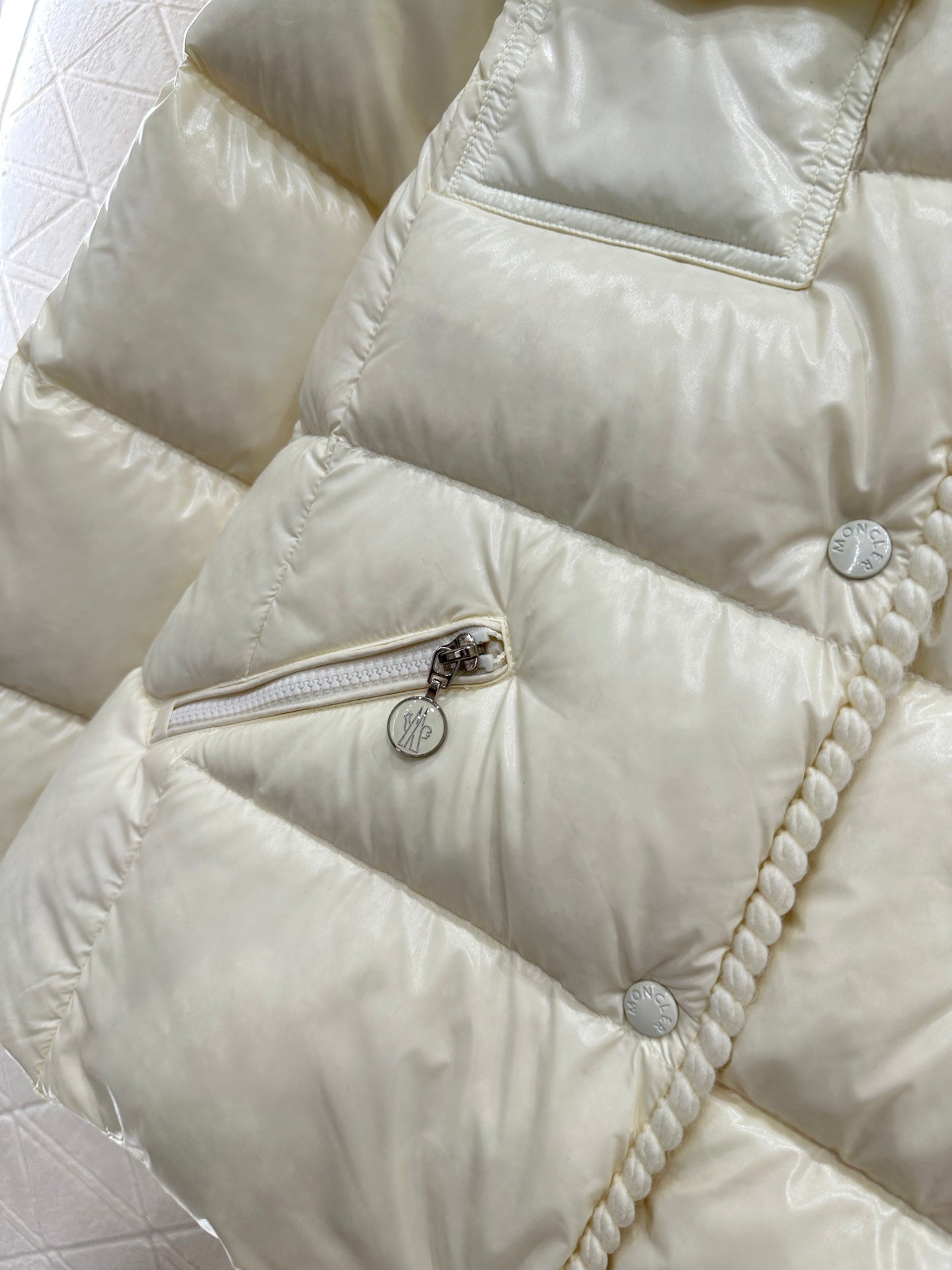 Hooded detachable down jacket