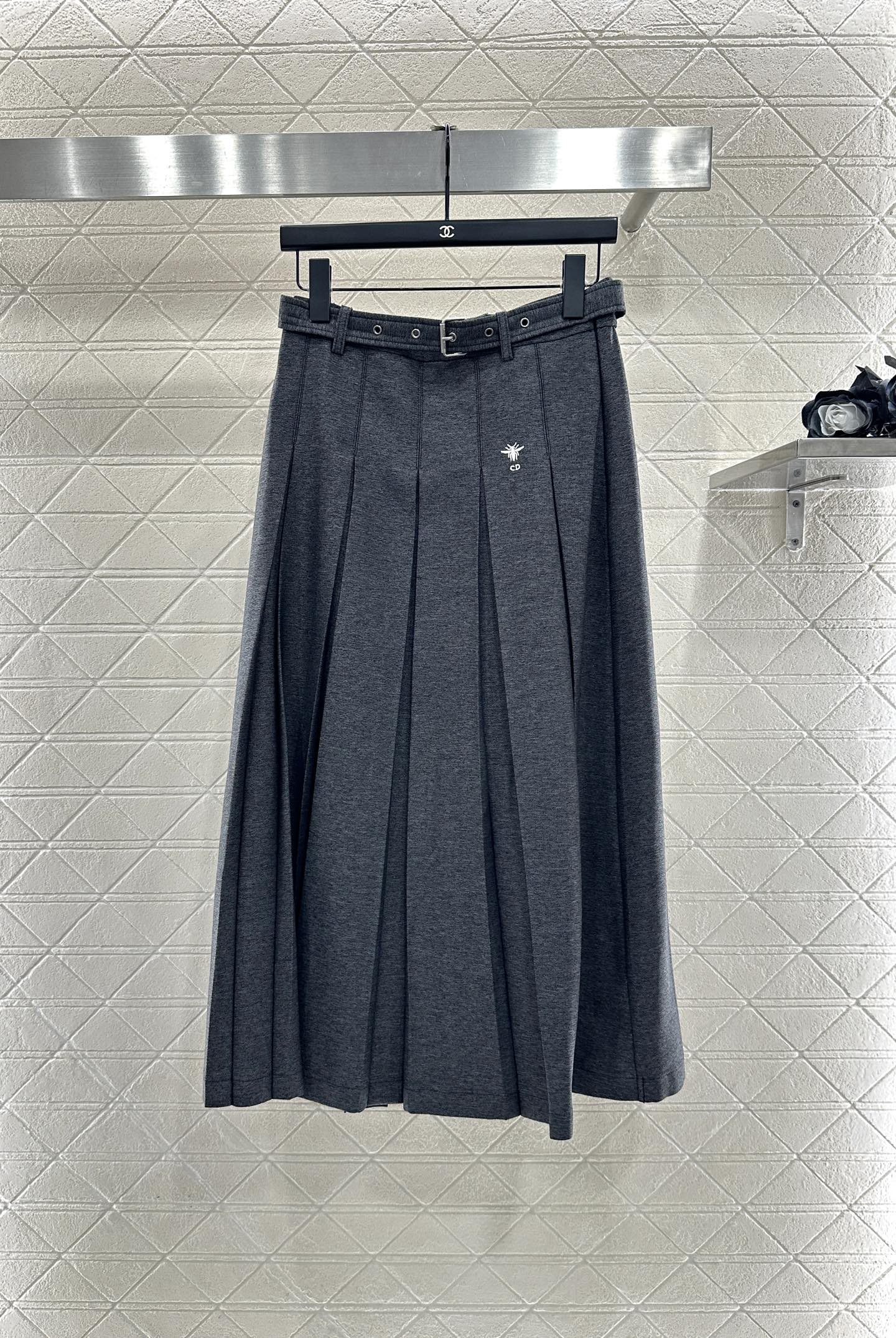 Belted midi pleated skirt