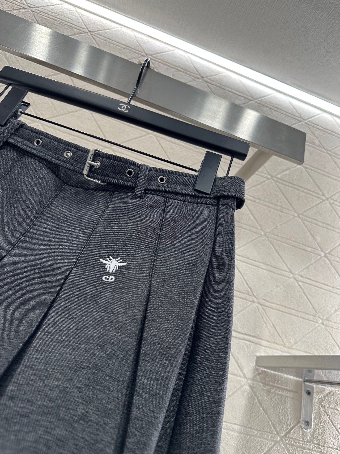 Belted midi pleated skirt