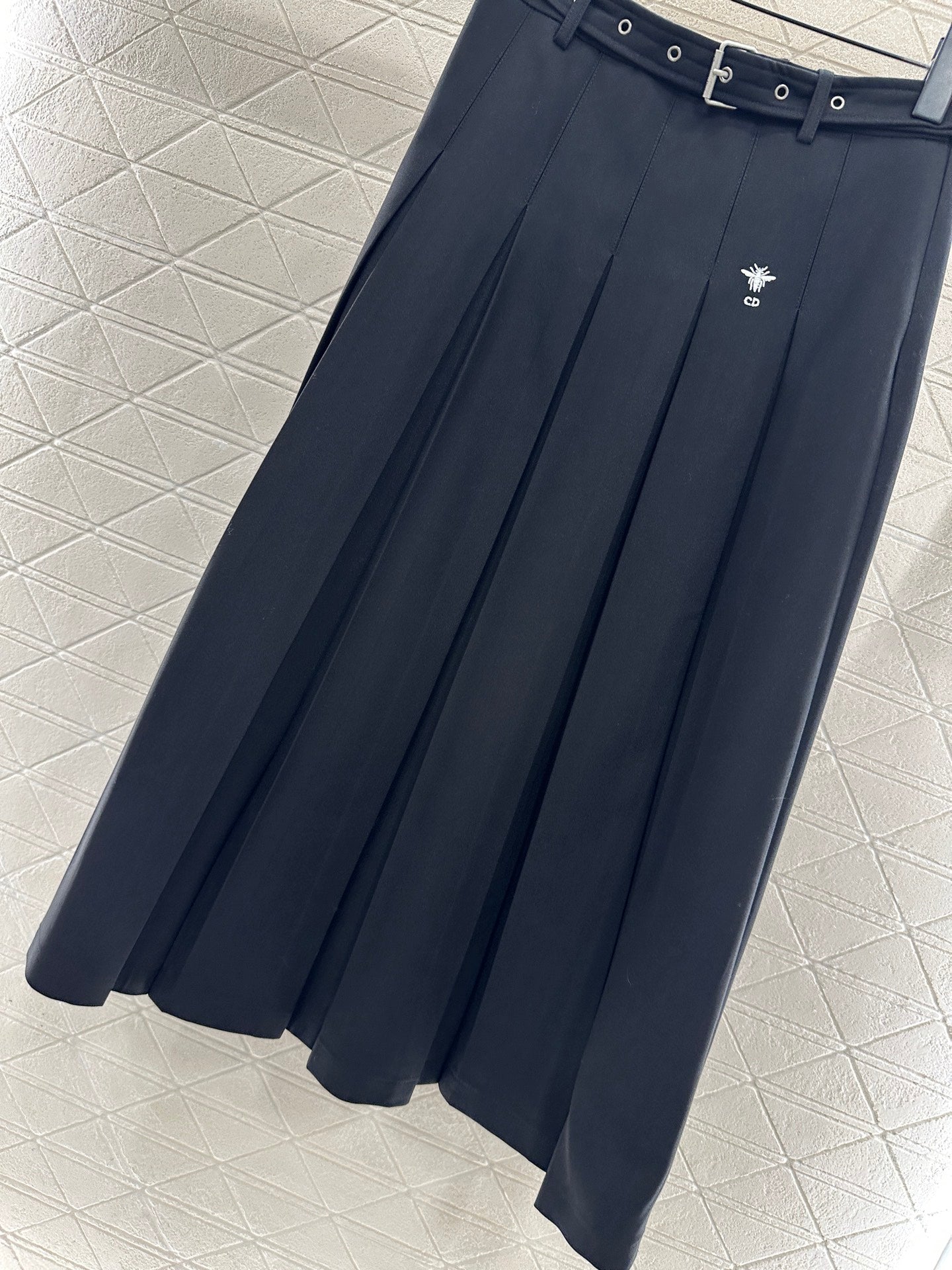 Belted midi pleated skirt
