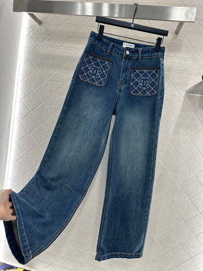 Diamond-patterned logo pocket jeans