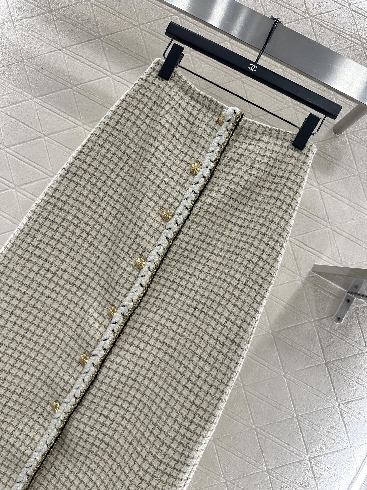 Woven plaid midi skirt