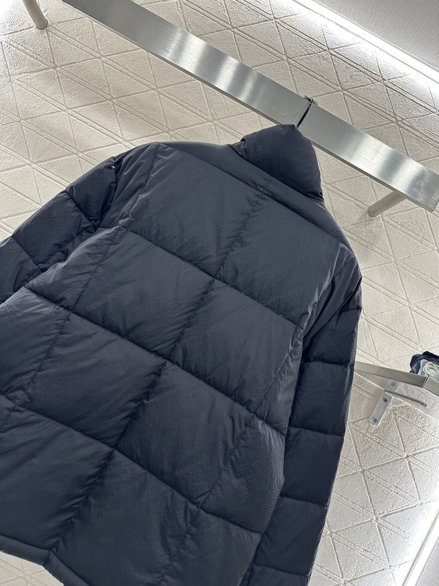 Leather buckle stand-up collar down jacket