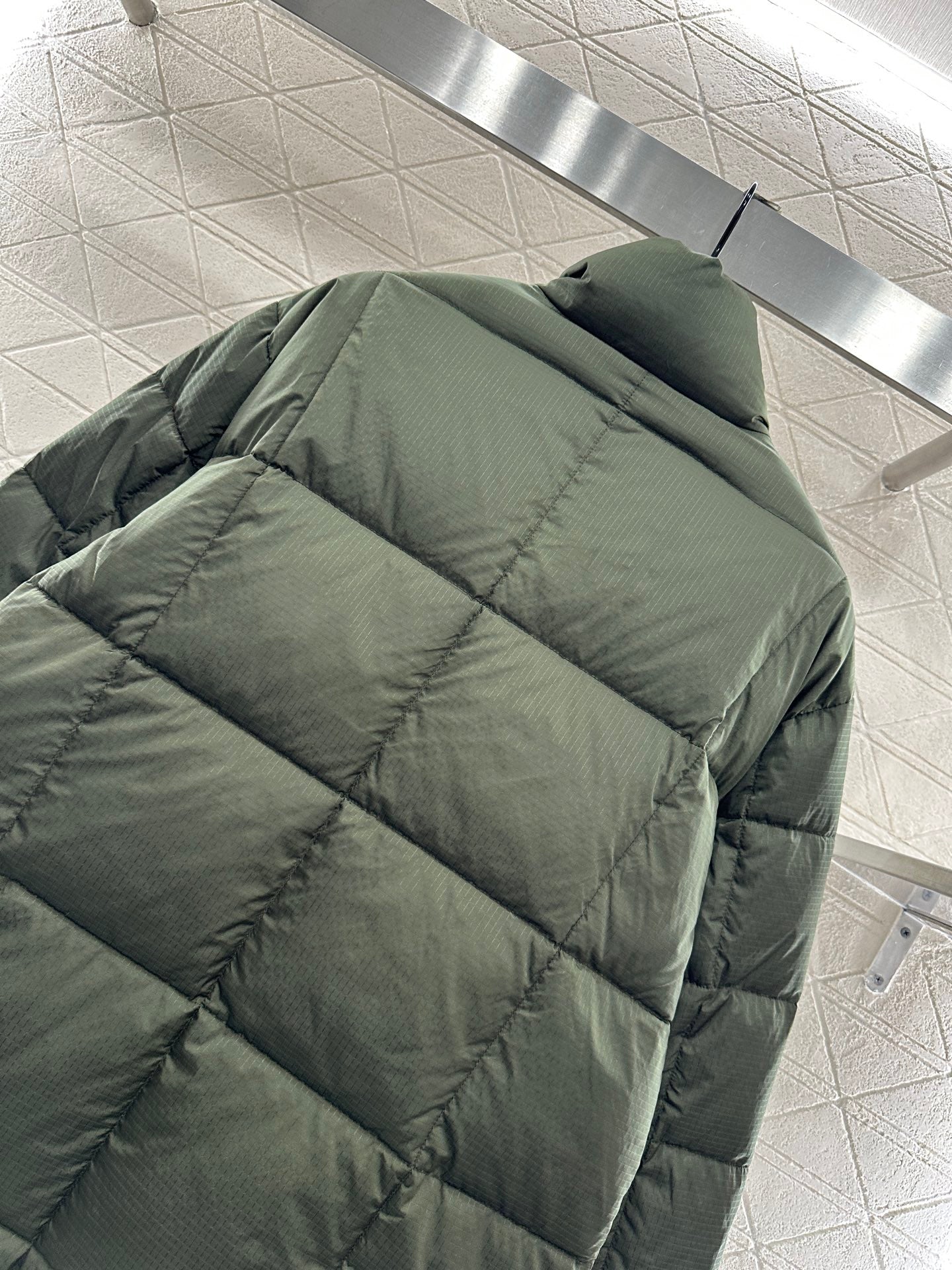 Leather buckle stand-up collar down jacket