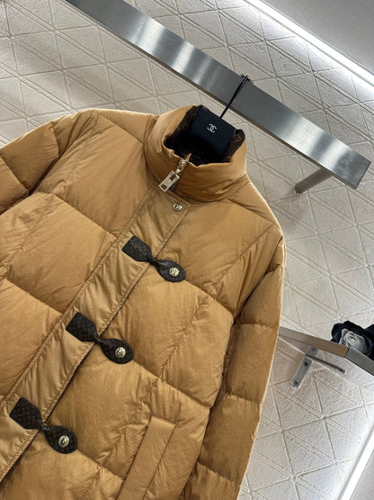 Leather buckle stand-up collar down jacket