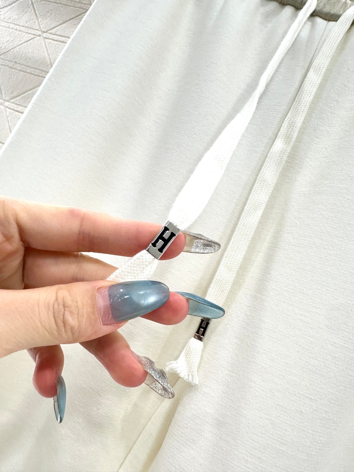 Drawstring wide-leg trousers