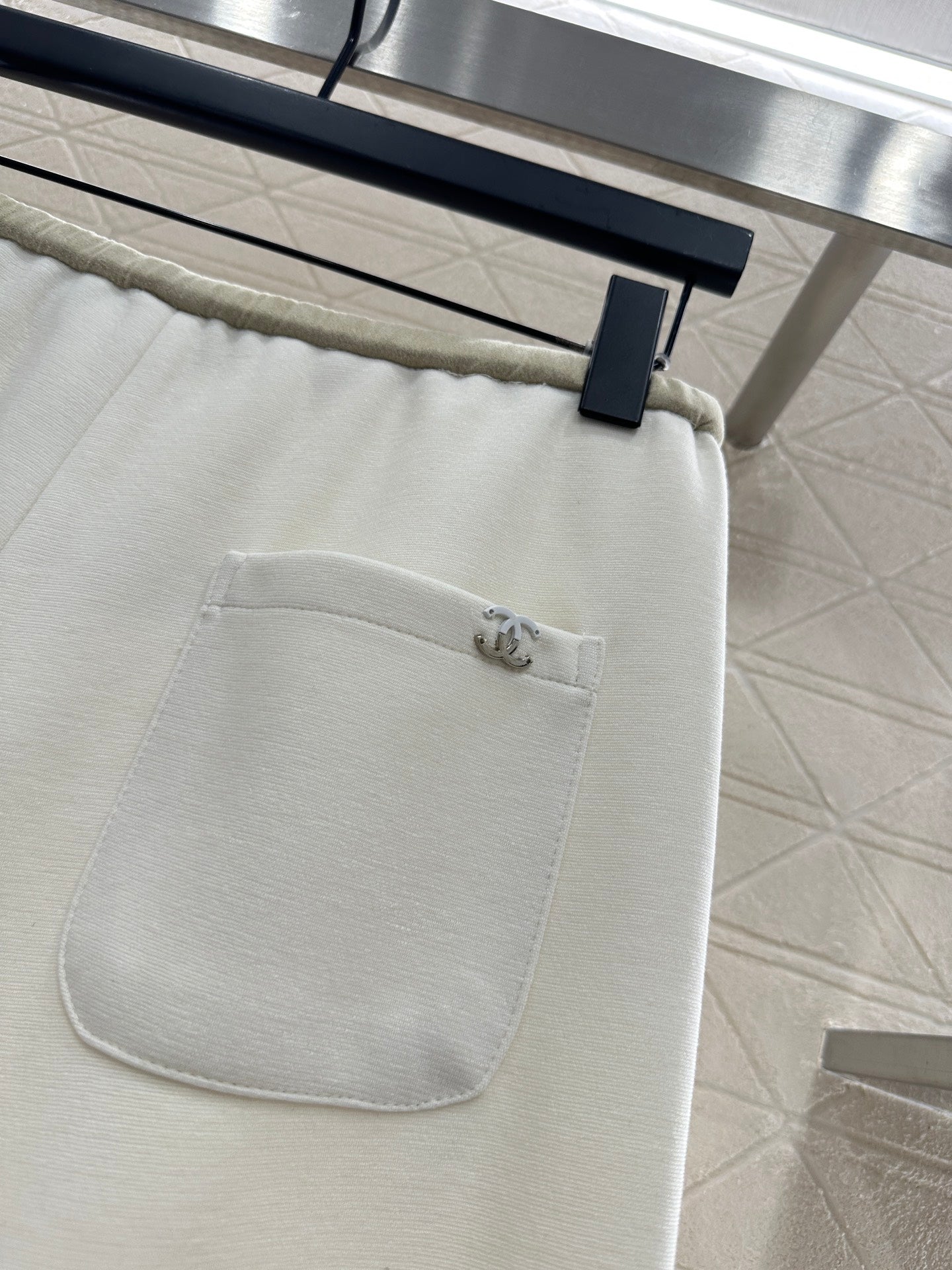 Drawstring wide-leg trousers