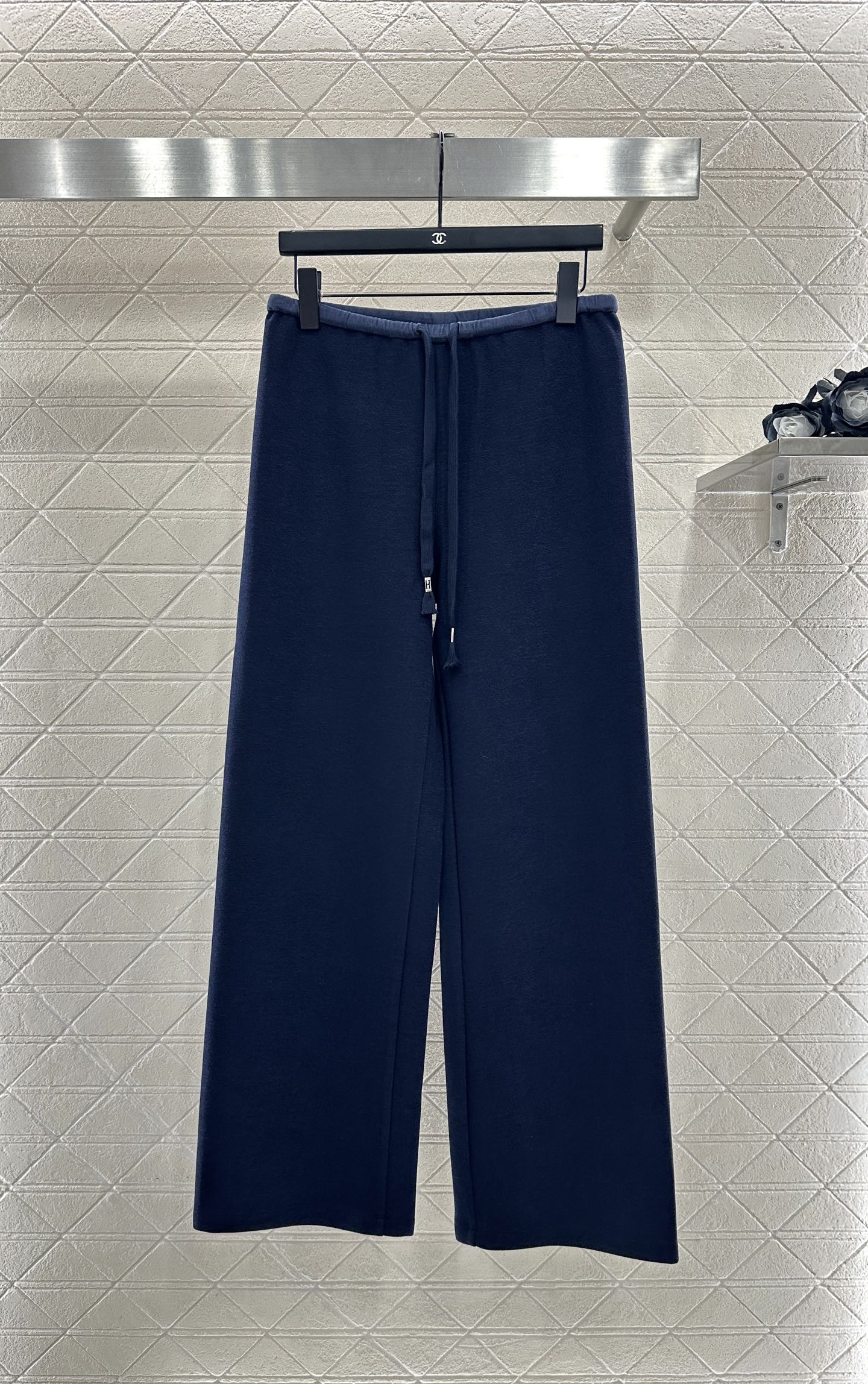 Drawstring wide-leg trousers