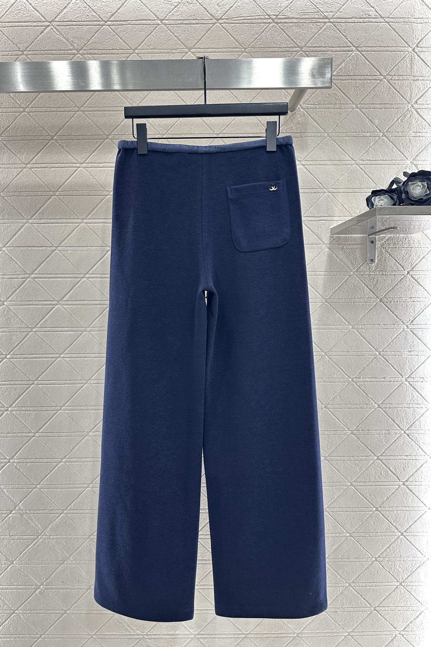 Drawstring wide-leg trousers