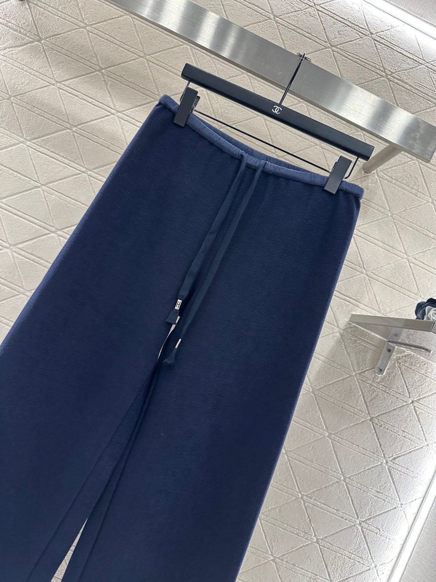 Drawstring wide-leg trousers