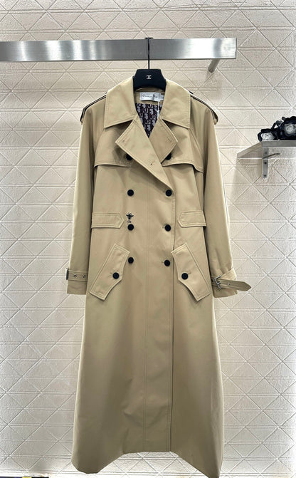 Long trench coat with large lapel