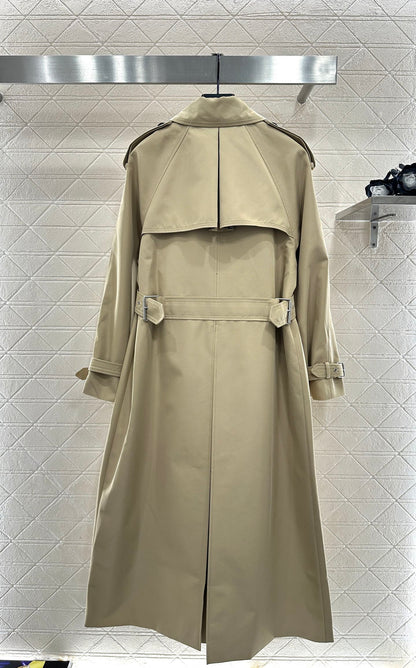 Long trench coat with large lapel