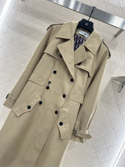 Long trench coat with large lapel