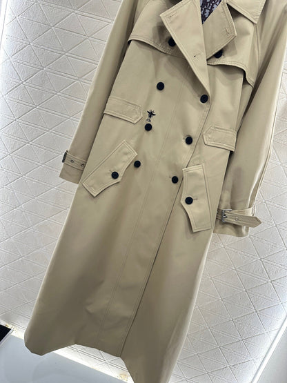 Long trench coat with large lapel