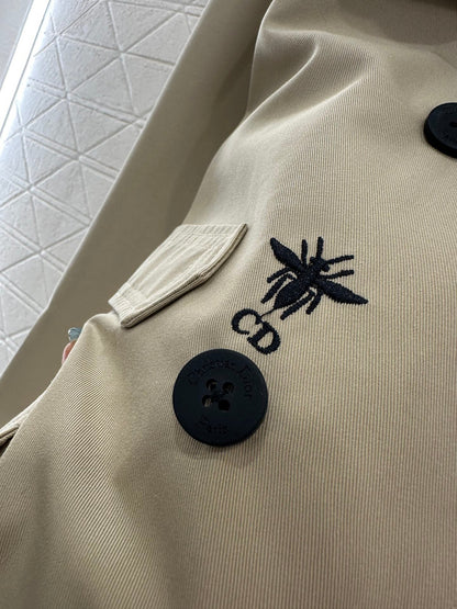 Long trench coat with large lapel