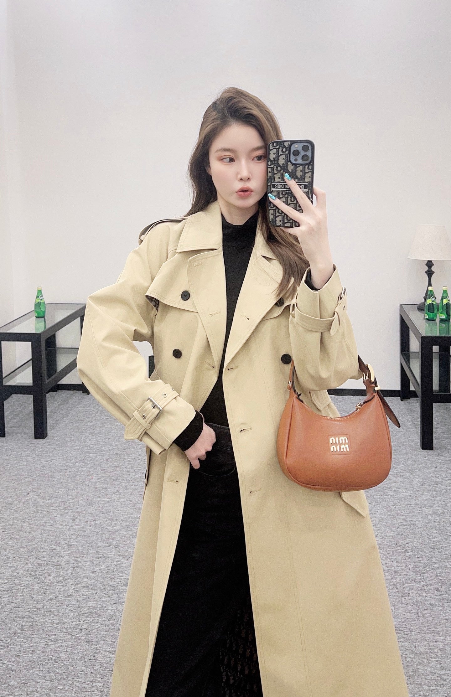 Long trench coat with large lapel