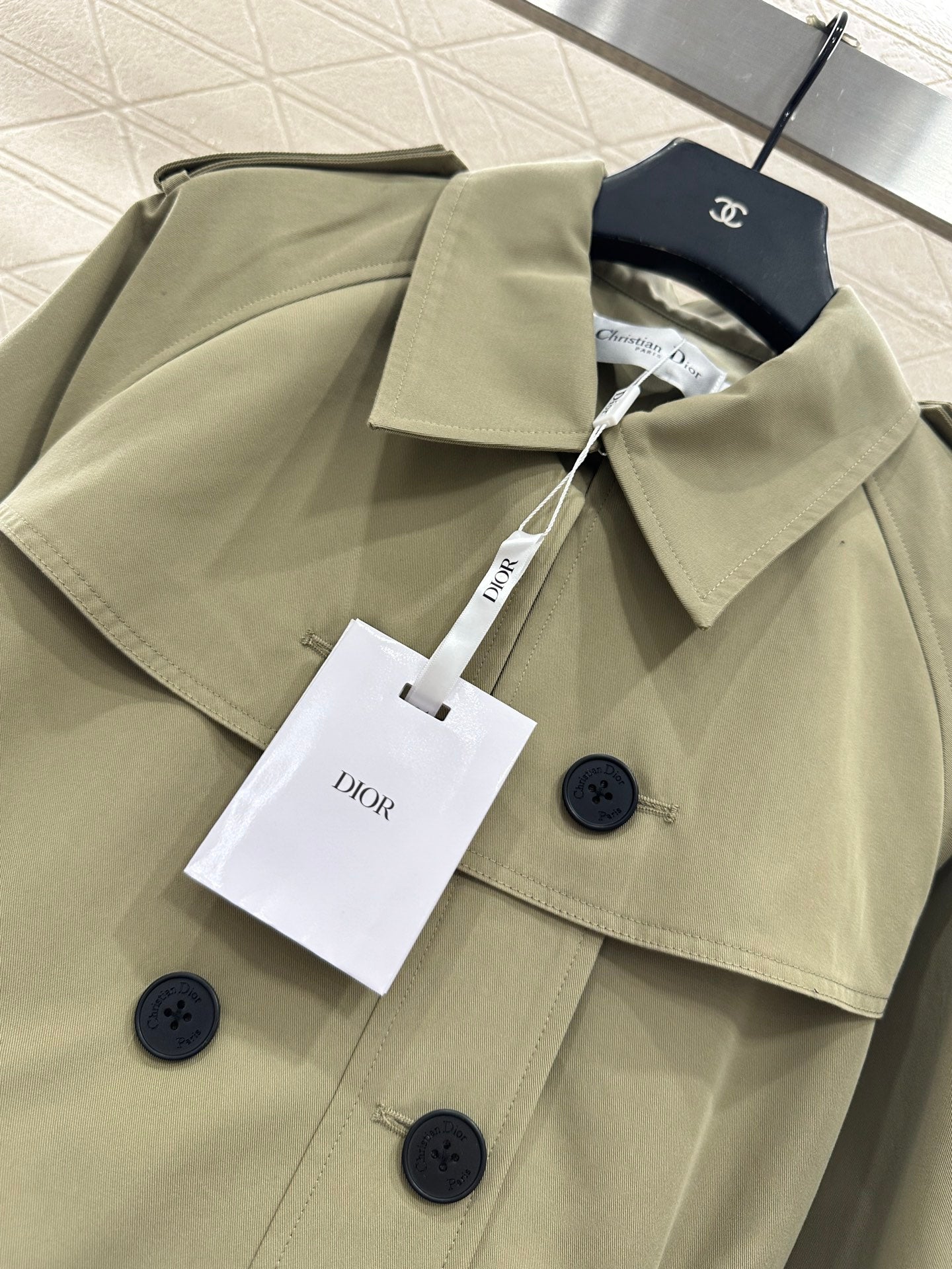 Leather buckle long trench coat