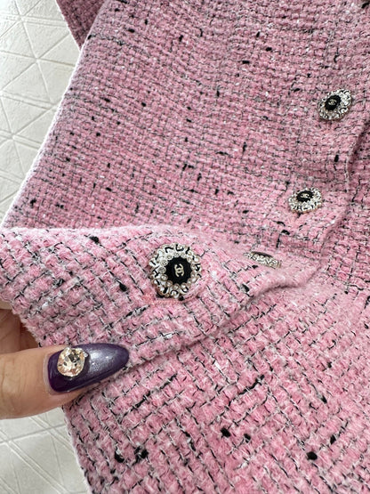 C 25 Crew neck wool coat and skirt set