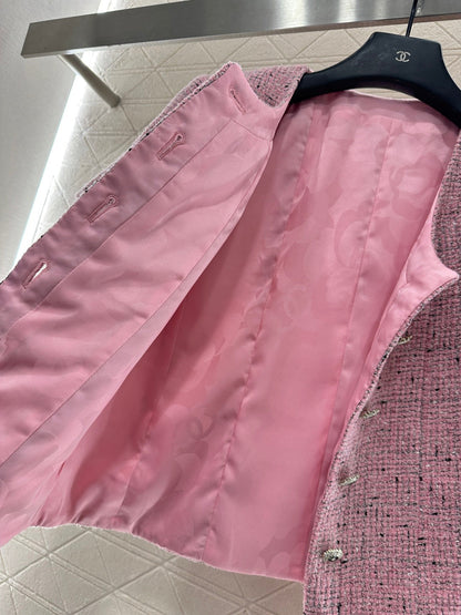 C 25 Crew neck wool coat and skirt set