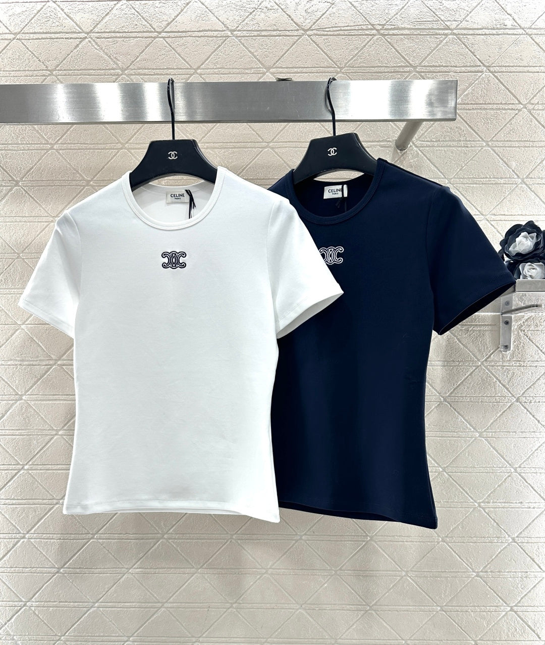 Round neck embroidered short sleeve