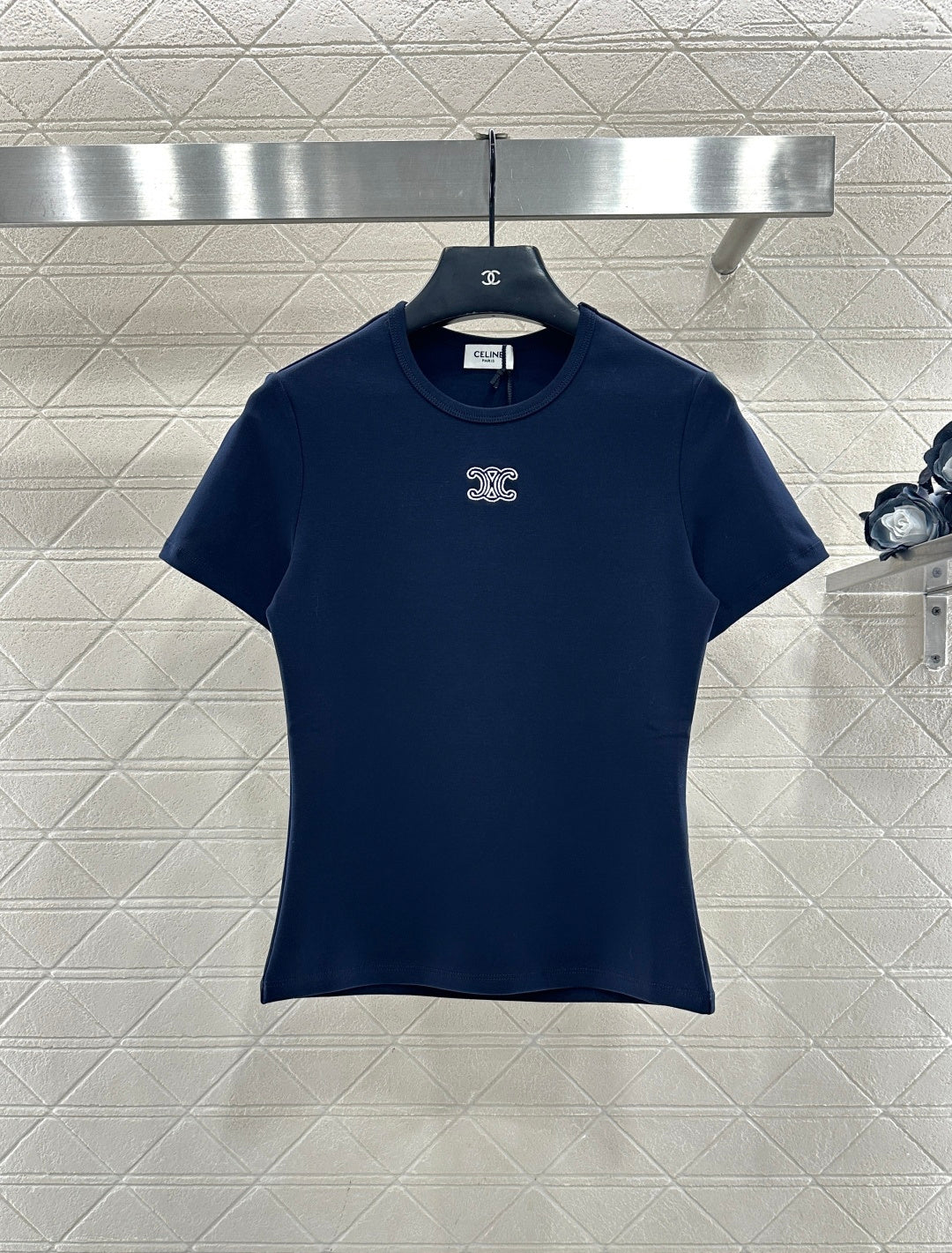 Round neck embroidered short sleeve