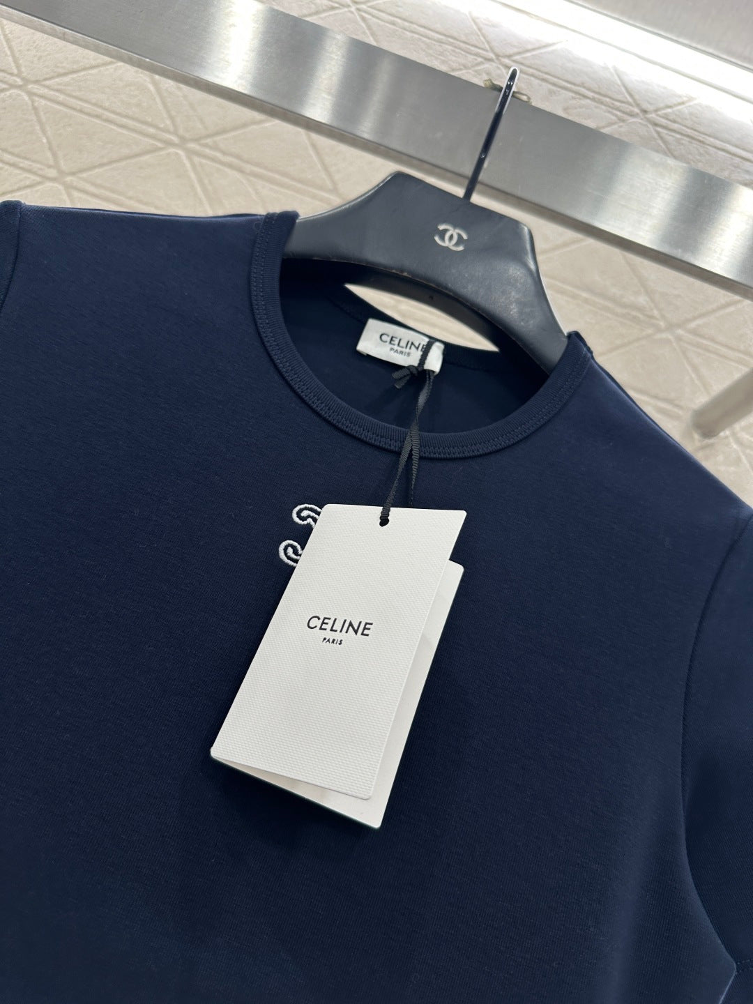 Round neck embroidered short sleeve