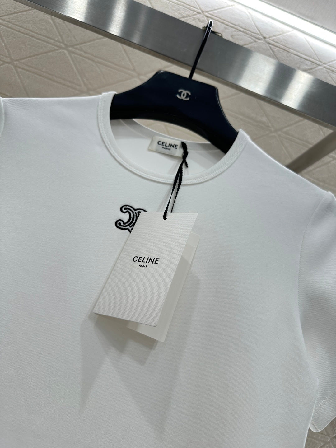 Round neck embroidered short sleeve