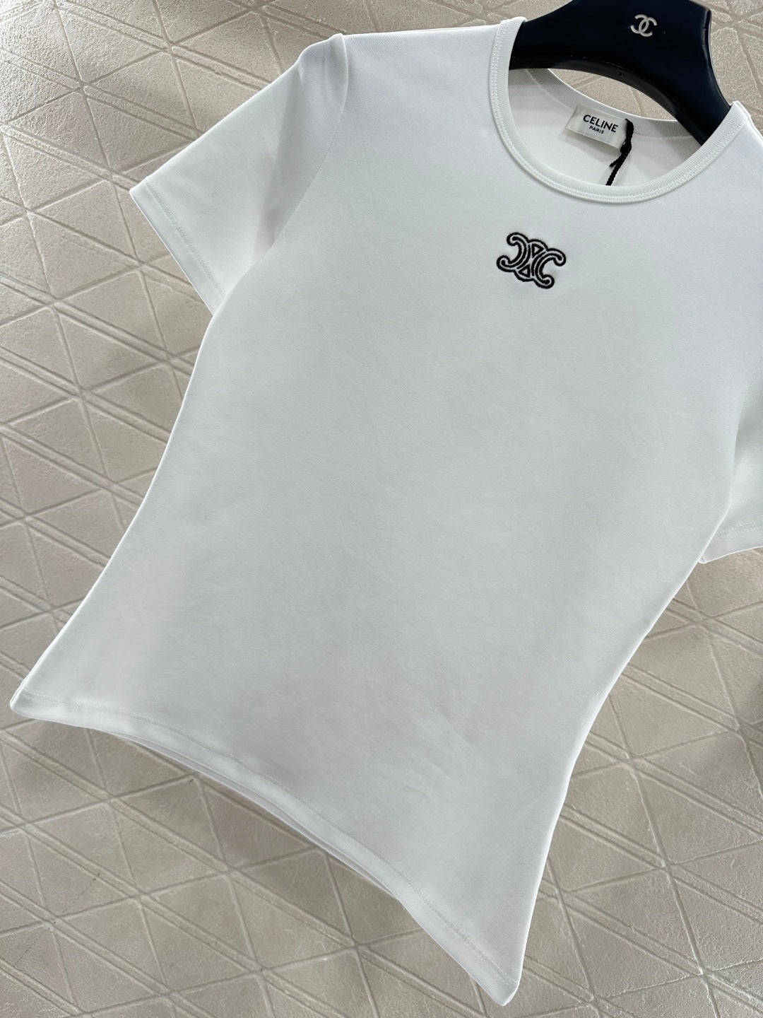 Round neck embroidered short sleeve