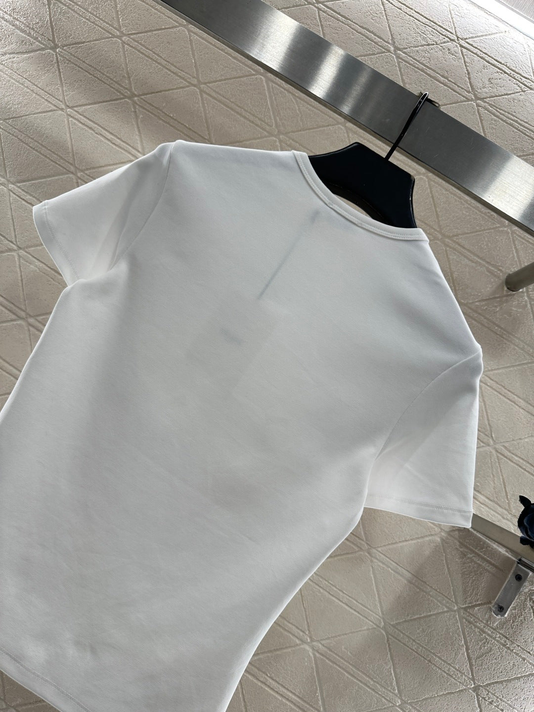 Round neck embroidered short sleeve