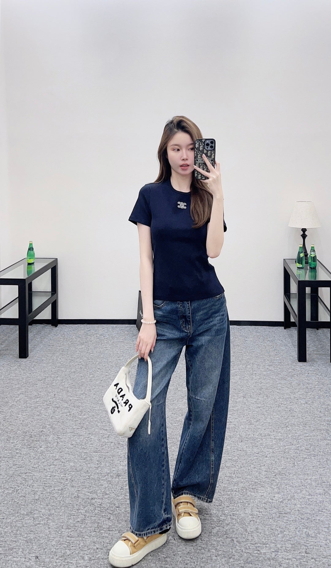 Round neck embroidered short sleeve