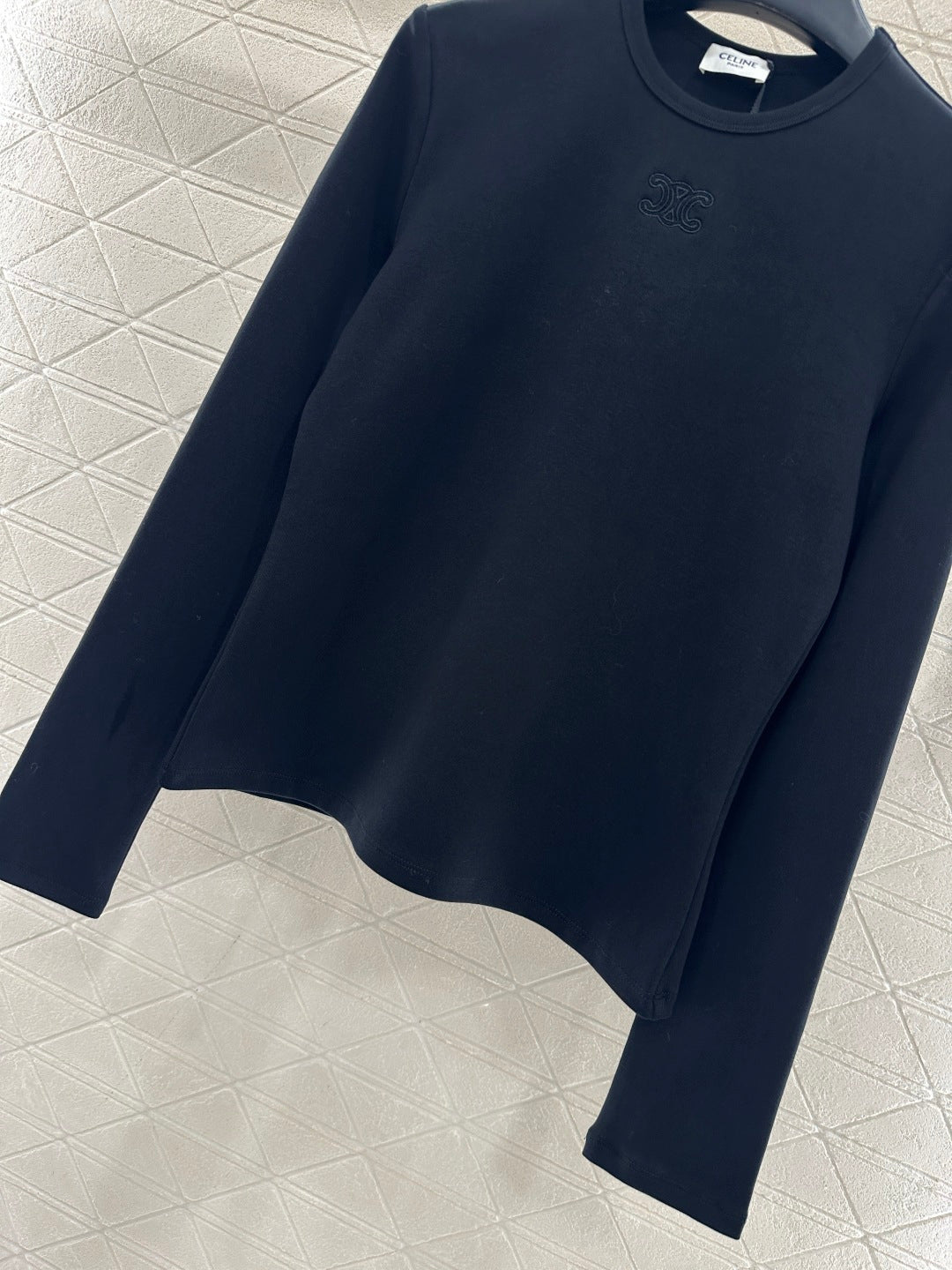 Round neck embroidered long sleeve