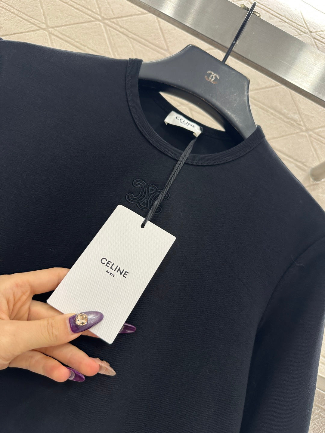 Round neck embroidered long sleeve