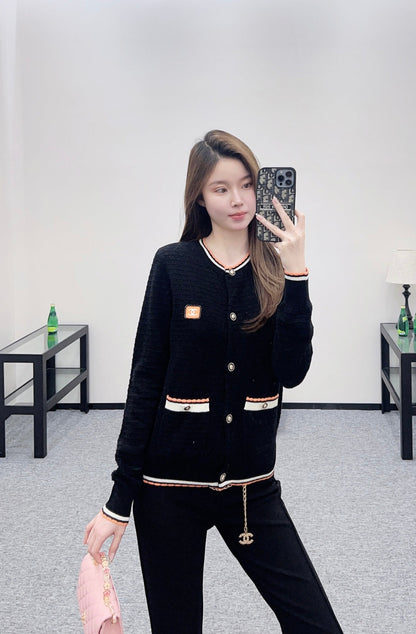 Crew neck cashmere cardigan