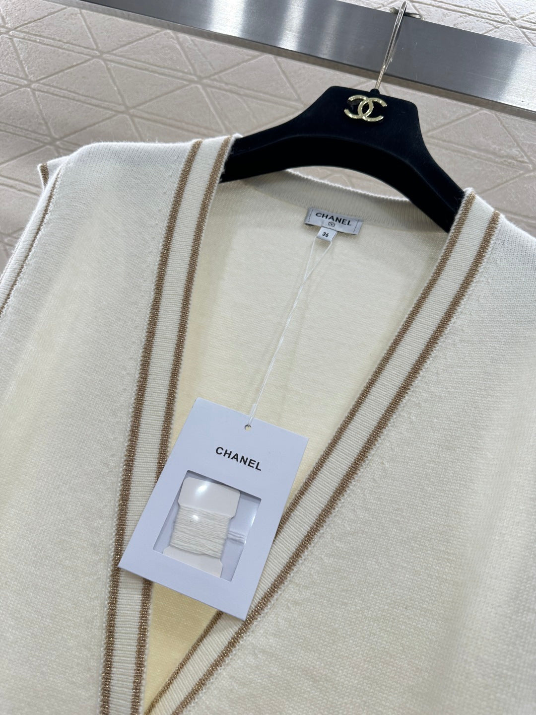 Knitted cashmere vest