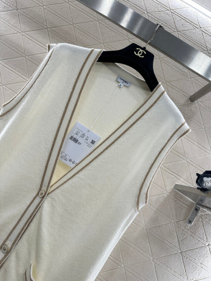 Knitted cashmere vest