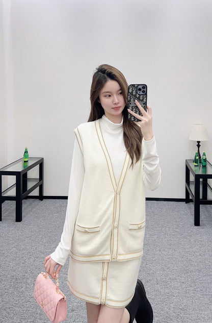 Knitted cashmere vest