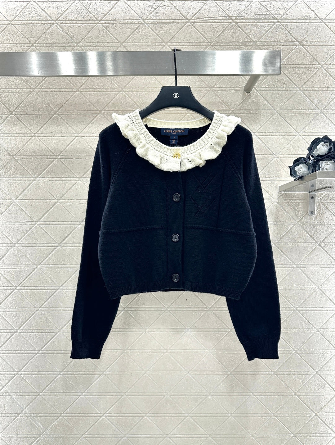 Lace-trimmed collar knit wool cardigan