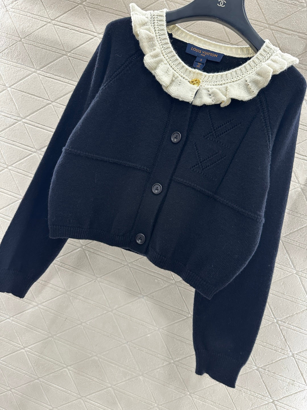 Lace-trimmed collar knit wool cardigan