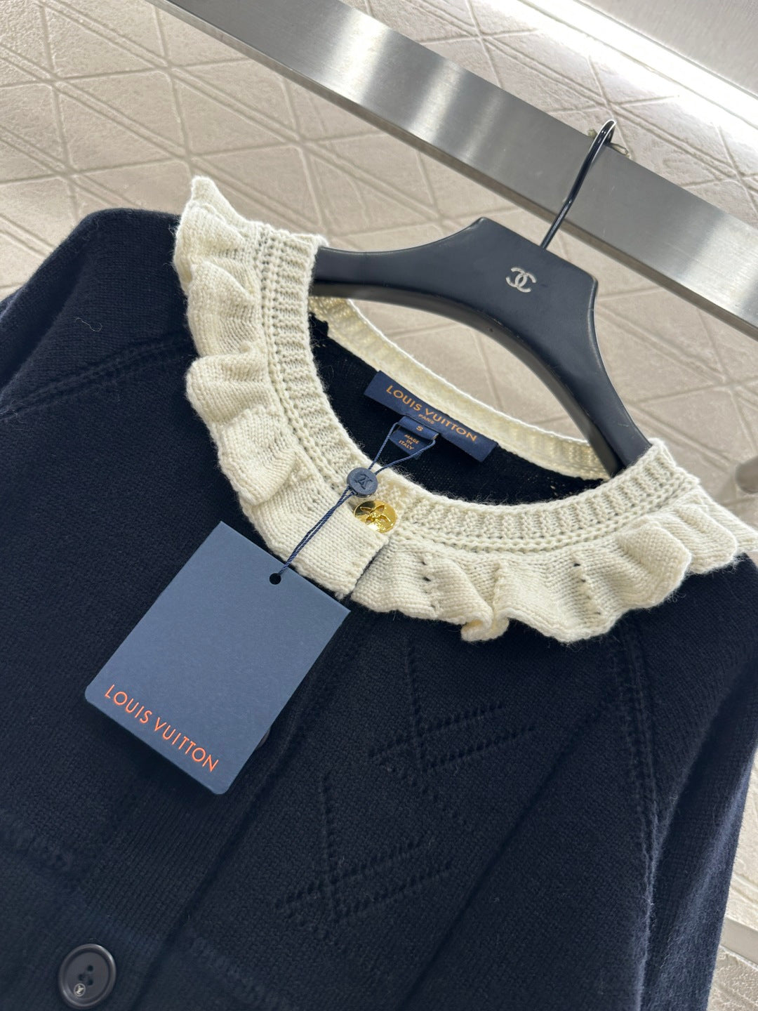 Lace-trimmed collar knit wool cardigan