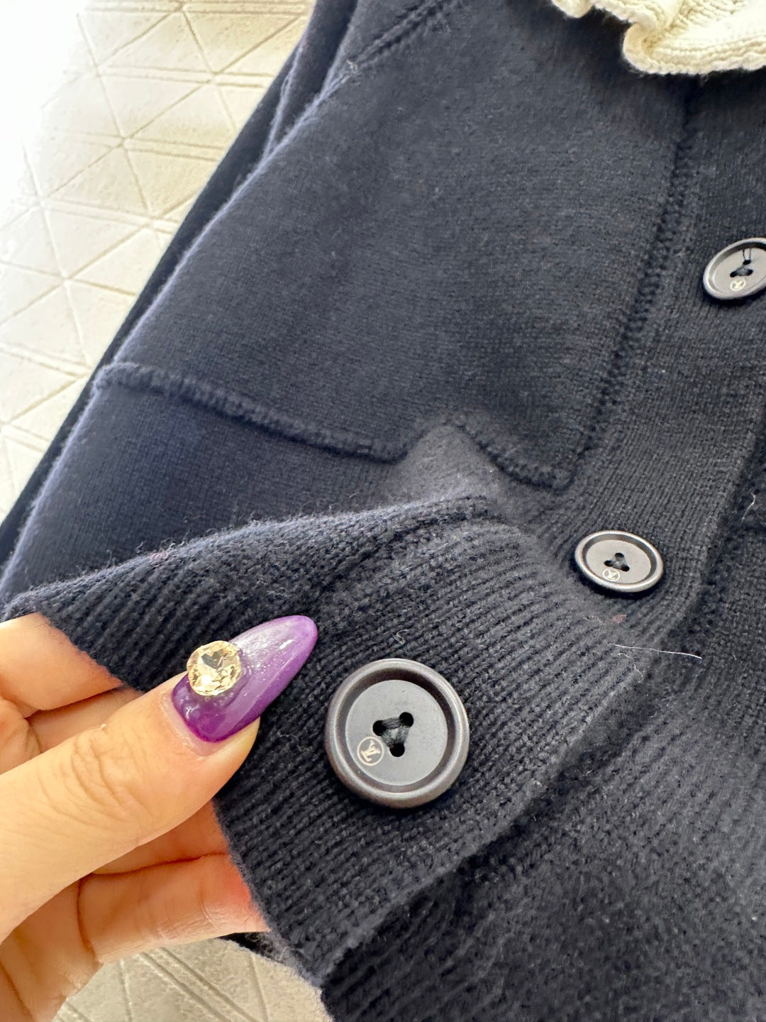 Lace-trimmed collar knit wool cardigan