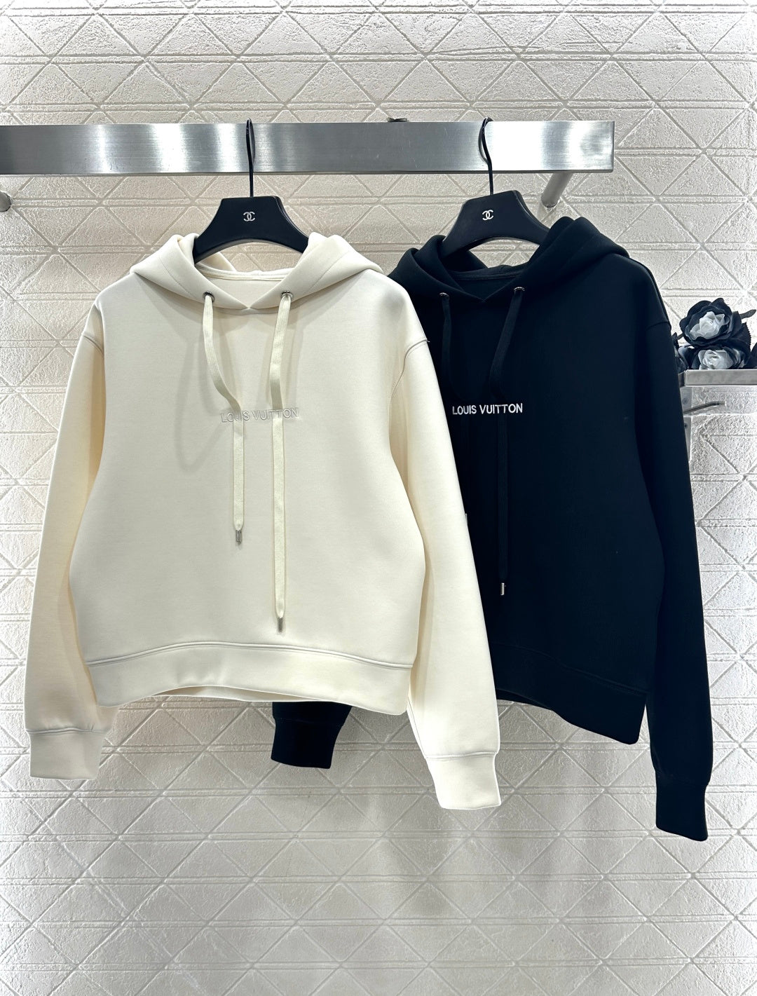 Hooded drawstring cropped sweatshirt