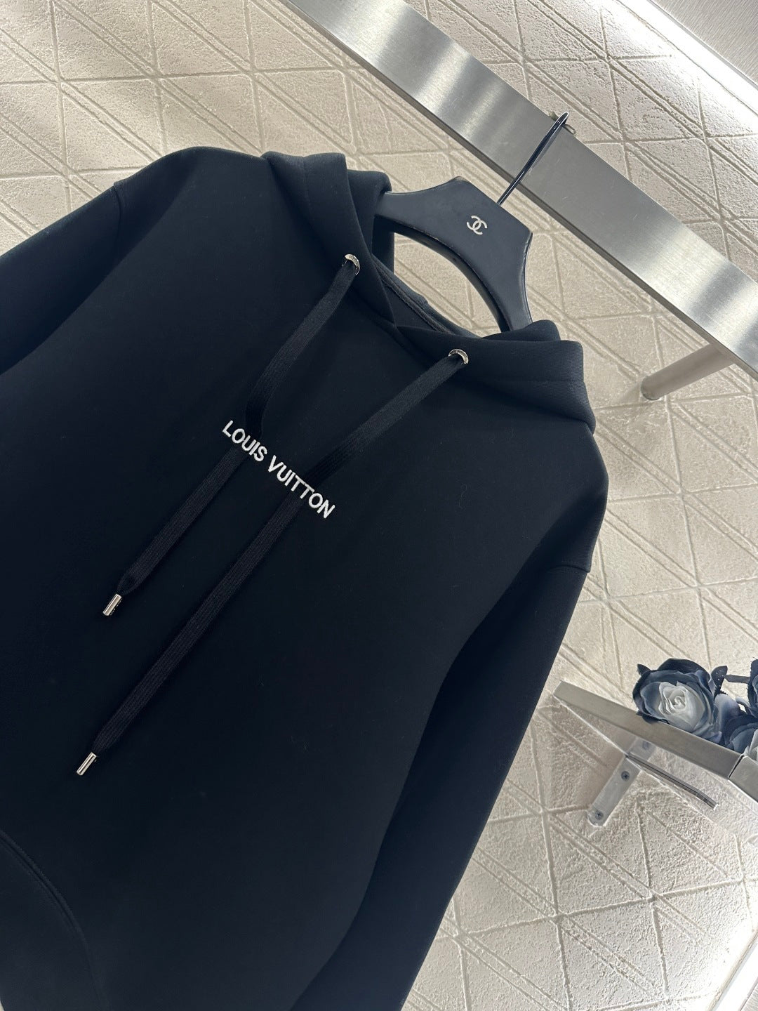 Hooded drawstring cropped sweatshirt