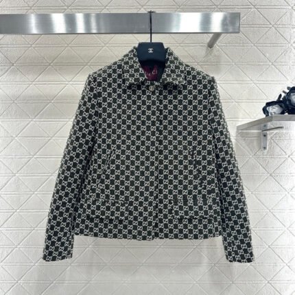 Flip collar jacquard short suit