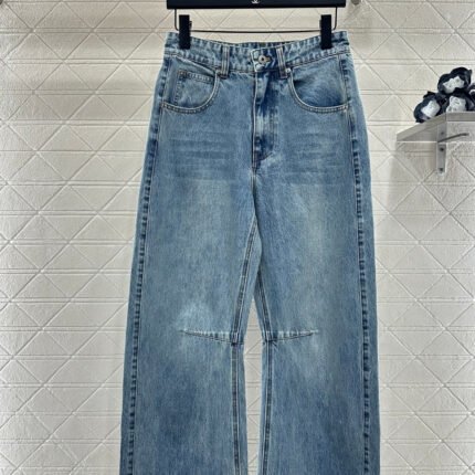 Pleated Curved Denim Pants