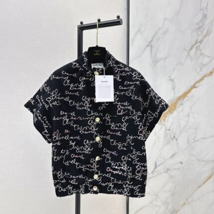 Stand-up collar vest