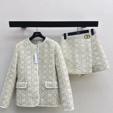 Cannage Pattern Suit