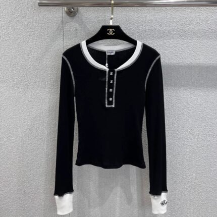 Color-blocked long-sleeved base layer top