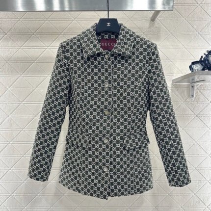 Flip collar jacquard suit